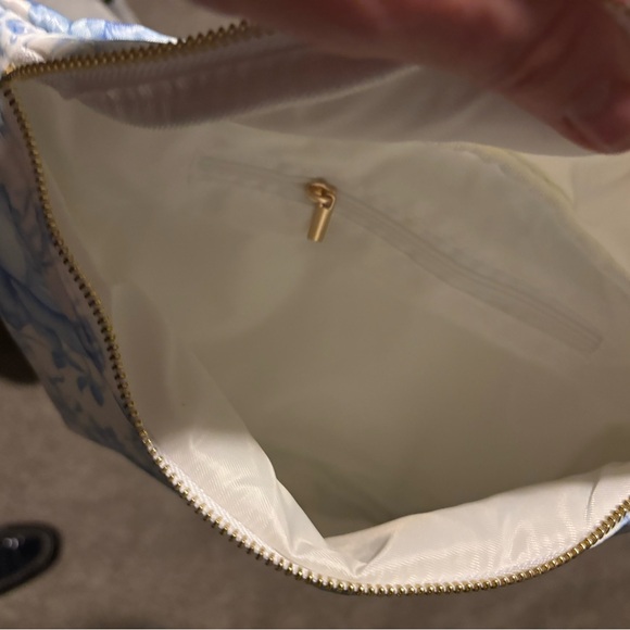 Large Fanny Pack- NEW - Picture 3 of 3